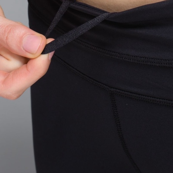 LULULEMON Run Inspire Crop II - Luxtreme + Mesh - Picture 12 of 16